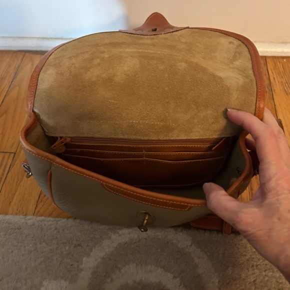 Dooney and Bourke pebbled leather purse - Picture 7 of 8